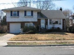 59 Rhodes Ave, Hempstead, NY 11550