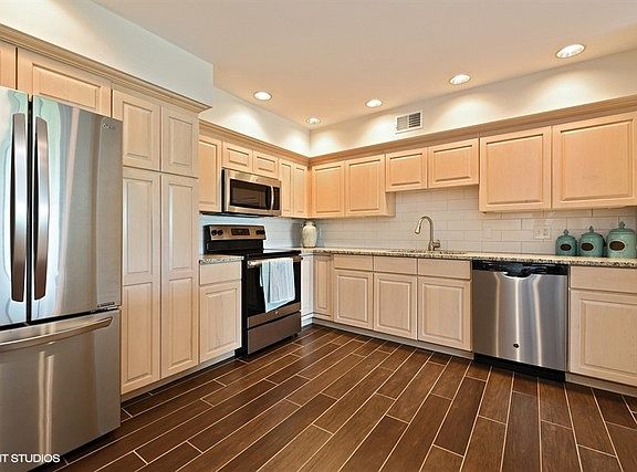4th image of 4838 Howard St APT 407