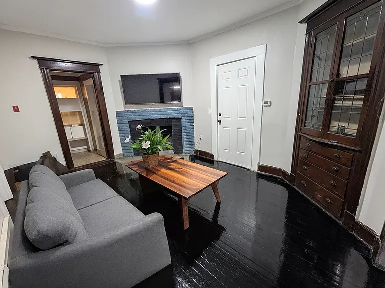 184 Buckingham St #2 — Photo 8