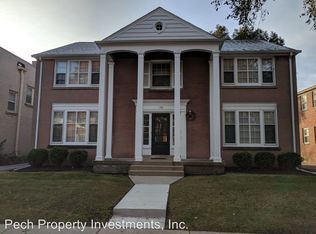 725 E Henry Clay St APT 4, Whitefish Bay, WI 53217