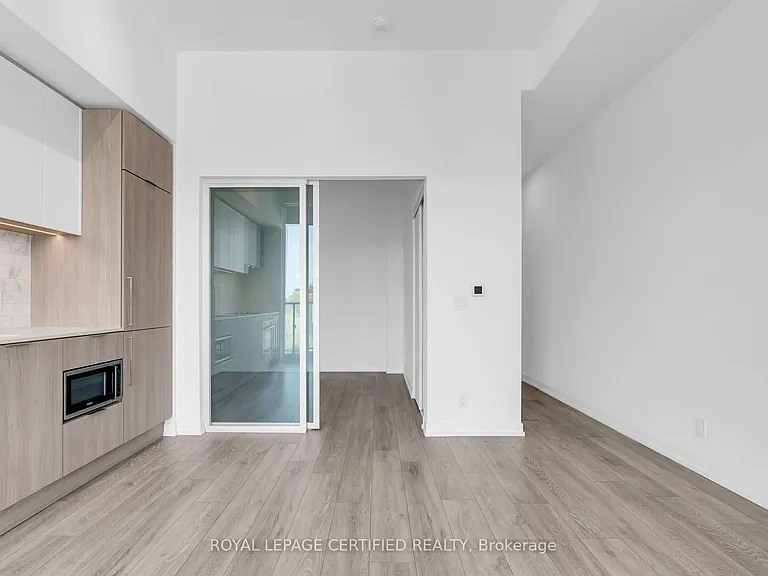 2020 Bathurst St #919 — Photo 14