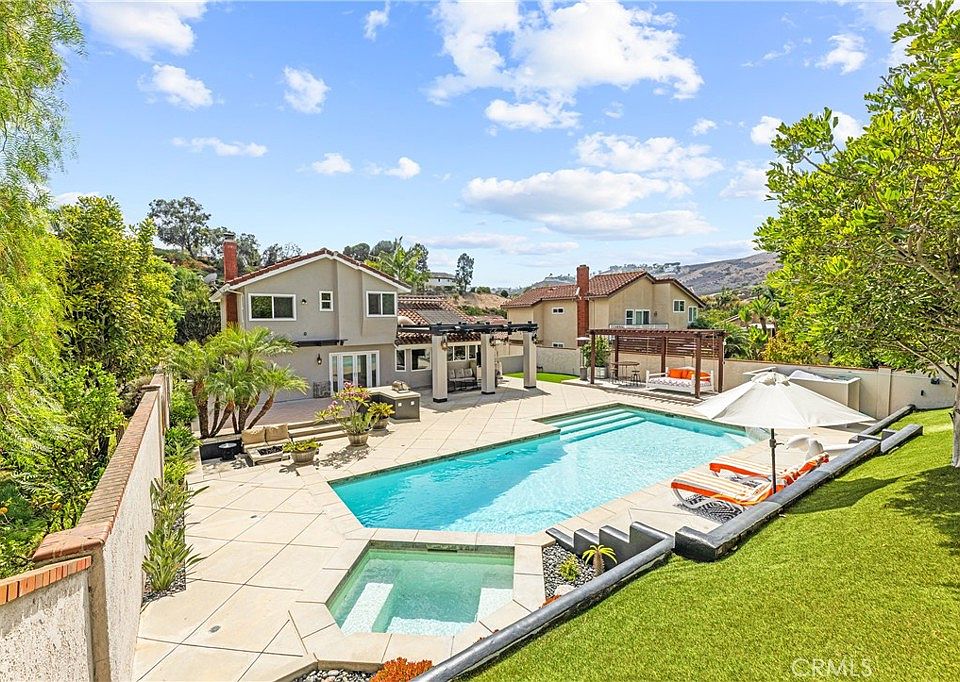 1st image of 2925 Arroyo