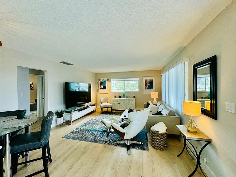 3201 NE 29th St #308 — Photo 7