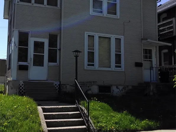 325 W Douglas, Freeport, IL 61032