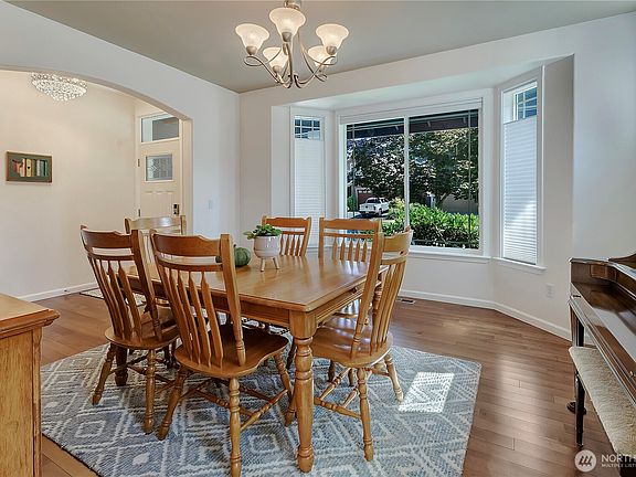 5th image of 3807 Darian Street SE