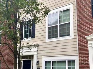 8216 Jo Ellen Dr, Fishers, IN 46038
