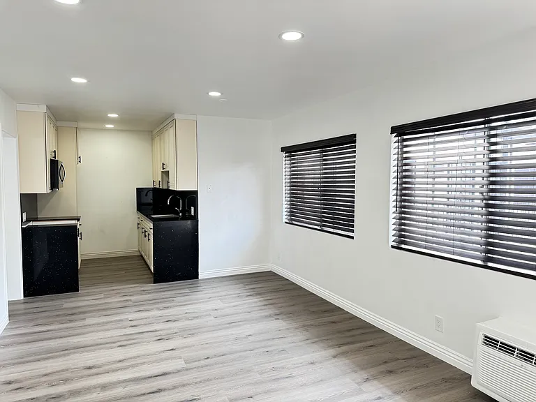 11461 Albers St #11 — Photo 4