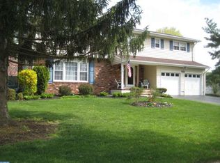 15 Marlon Pond Rd, Hamilton, NJ 08690