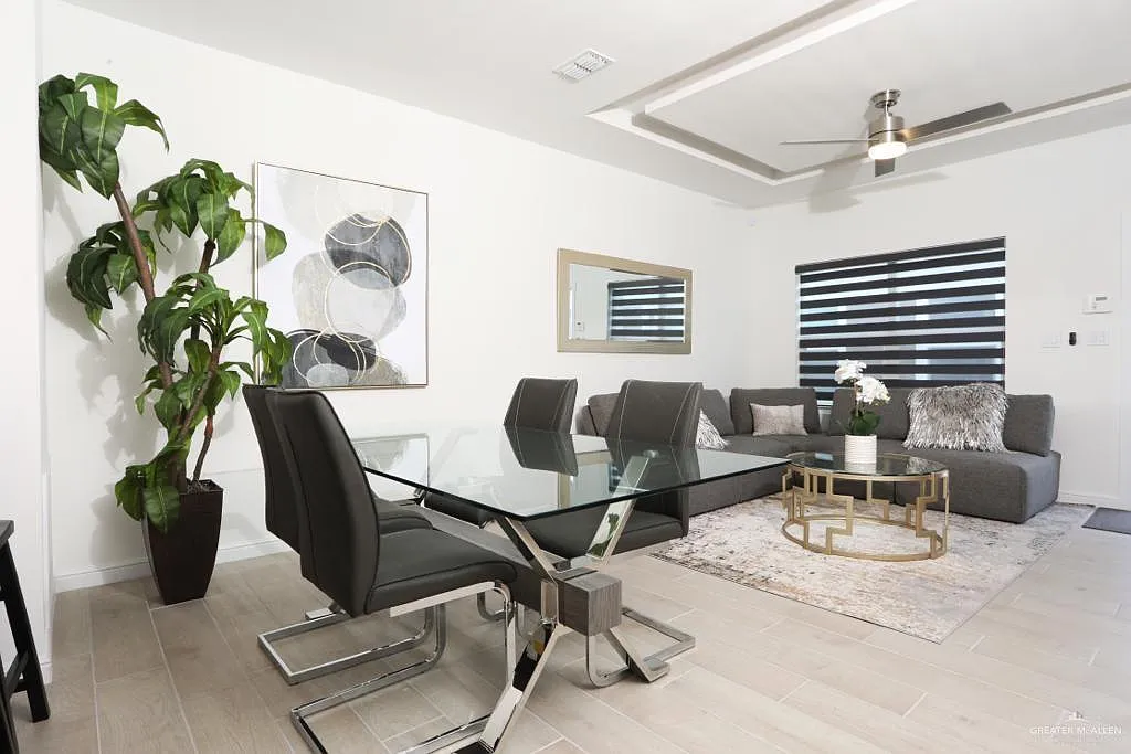 2 bed, 2.0 bath, 900 sqft, $1,500 — Photo 4