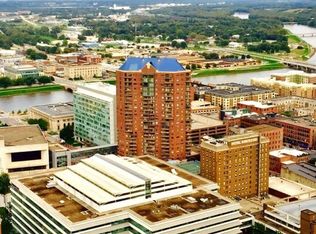 300 Walnut St #1804, Des Moines, IA 50309