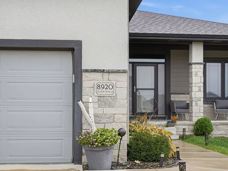 8920 Shadow Creek Ln — Photo 6