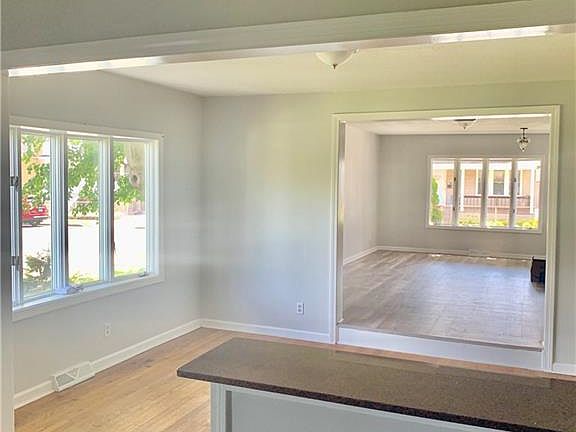 4th image of 94 Seaview Ter Floor 1