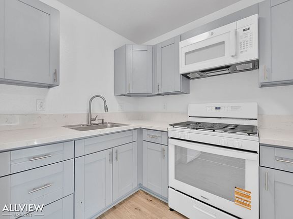 3rd image of 3864 35th St APT 4