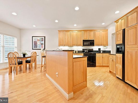 5th image of 199 Birkdale Dr
