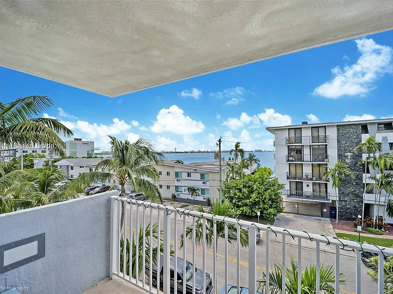 1801 S Treasure Dr #421 — Photo 13