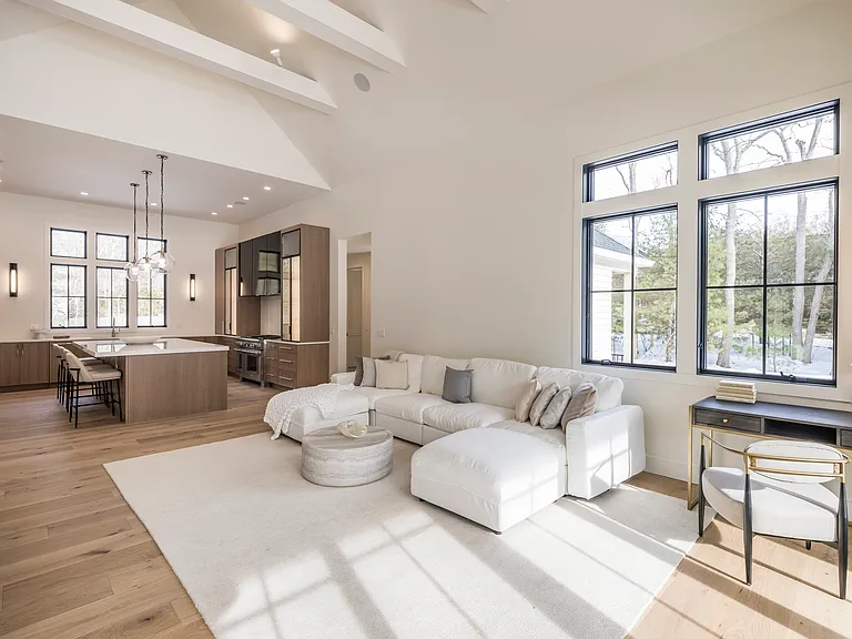 33 Harbor View Dr — Photo 8