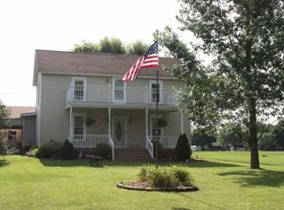 402 S 6th St, Altamont, IL 62411