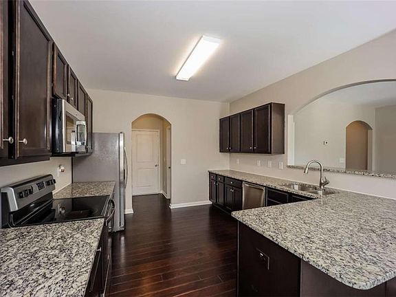 3rd image of 110 Seabreeze Ct