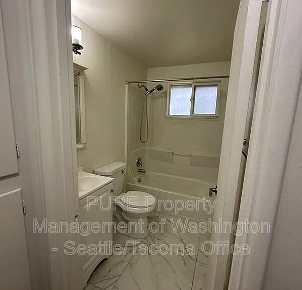 15501 Grant Ave SW #4 — Photo 4
