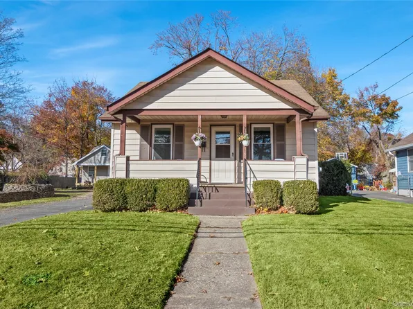 63 Railroad Street, Huntington Station, NY 11746