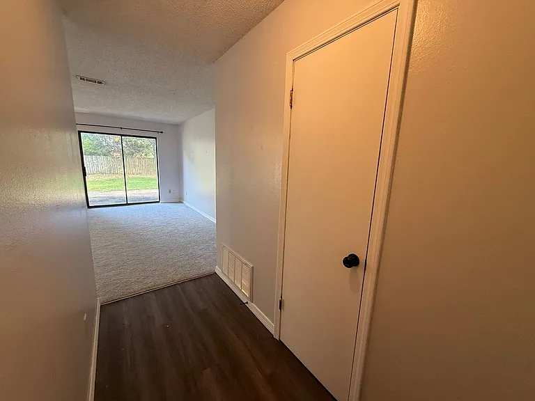3872 Mariners Dr — Photo 3