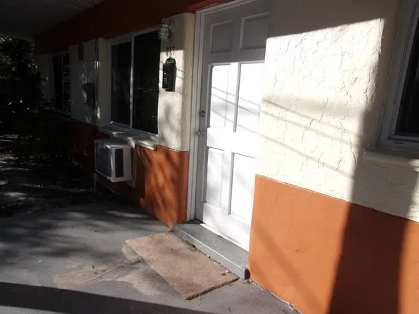 904 Granville Ct N #5, Saint Petersburg, FL 33701