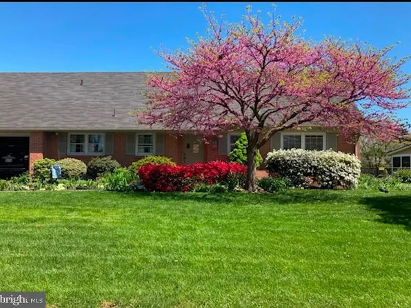 13528 Donnybrook Dr, Hagerstown, MD 21742