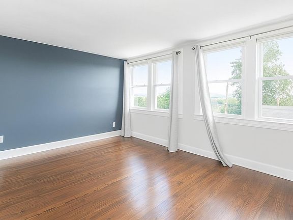 2nd image of 54 Avenue C Floor 2