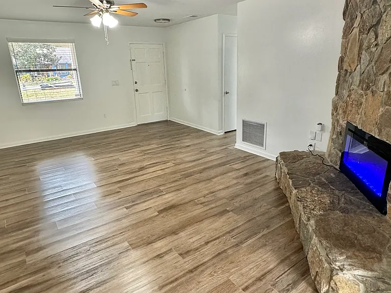 2045 Derringer Rd — Photo 4