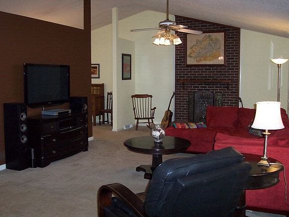 2nd image of 350 Sedgefield Cir