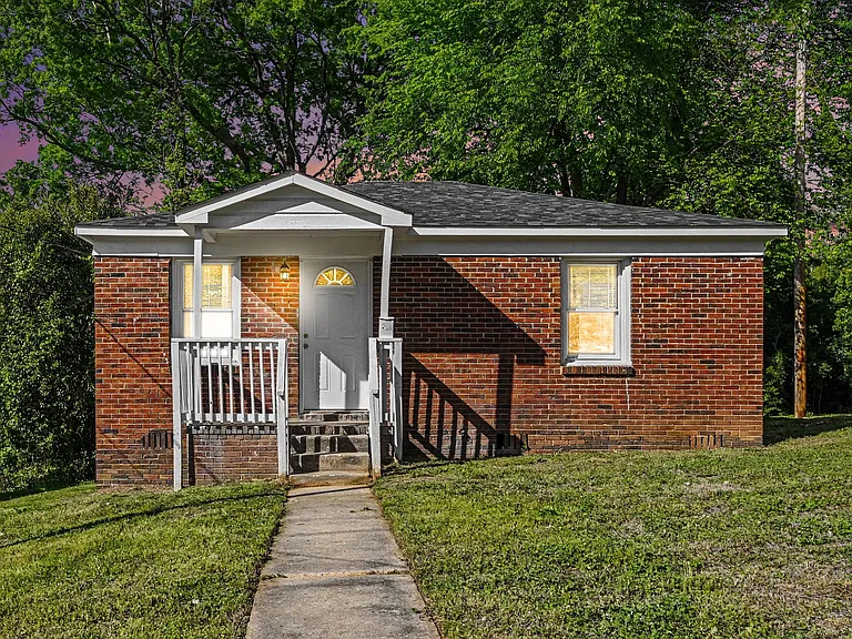 2604 Booker Ave — Photo 2