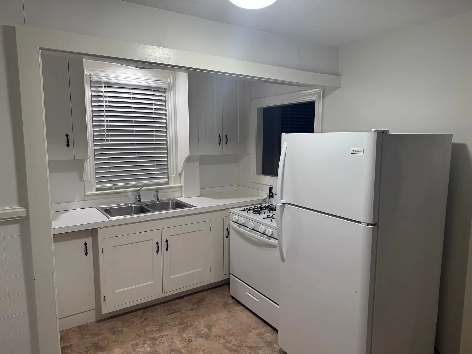 2 bed, $1,900 — Photo 4