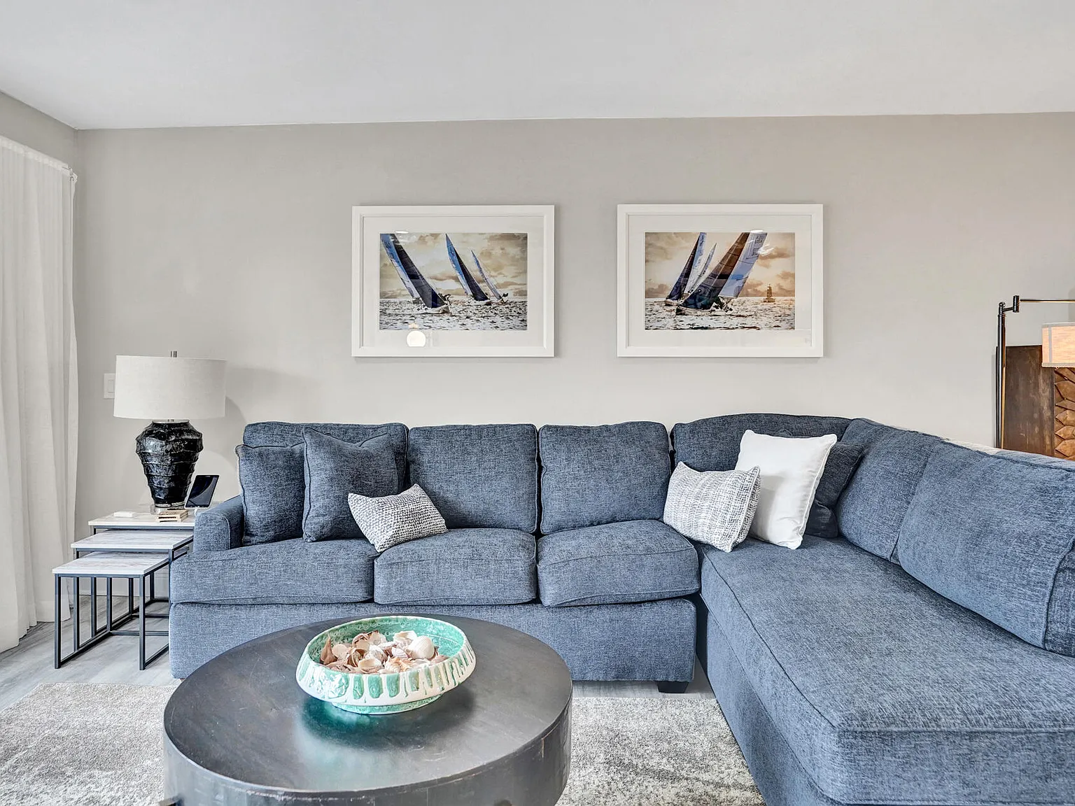 3 bed, 3.0 bath, 3389 sqft, $5,900 — Photo 4