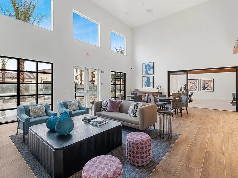 Vernola Marketplace Luxury Apartments — Photo 16