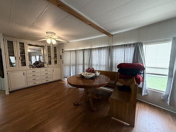 4th image of 416 Cobalt Ave