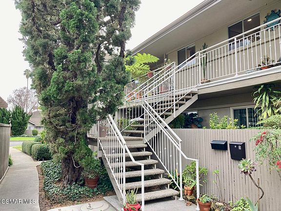 2nd image of 313 Moreton Bay Ln Unit 4