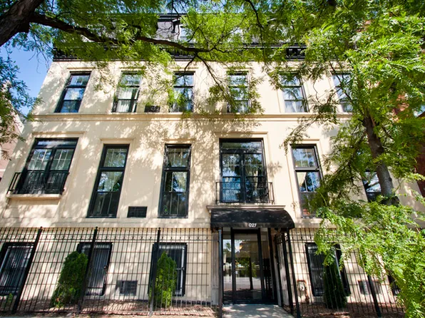 921 N La Salle St, Chicago, IL 60610