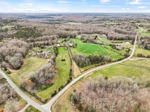 47 McLaurin Rd, Siler City, NC 27344