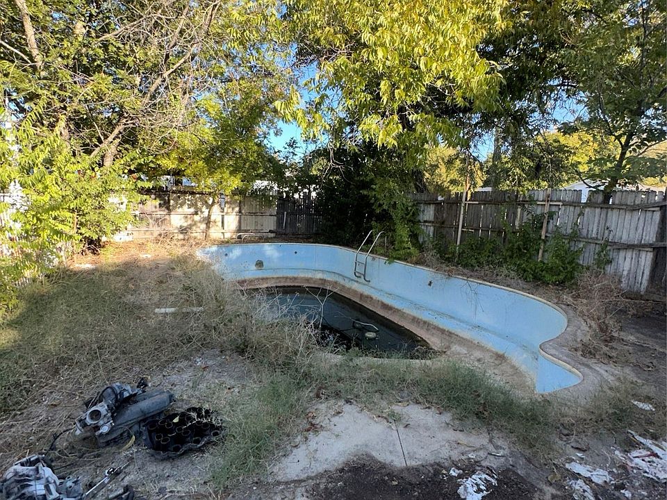 1st image of 2207 NW 25th St