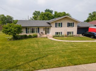 19609 Maxine St, Saint Clair Shores, MI 48080