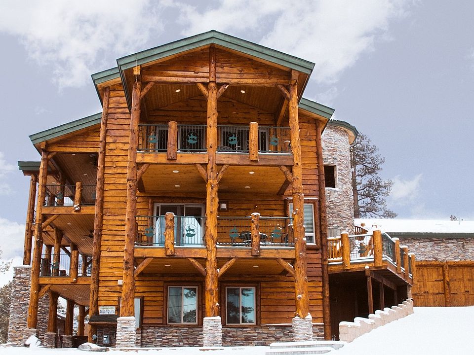 1st image of 745 Outlook Ln