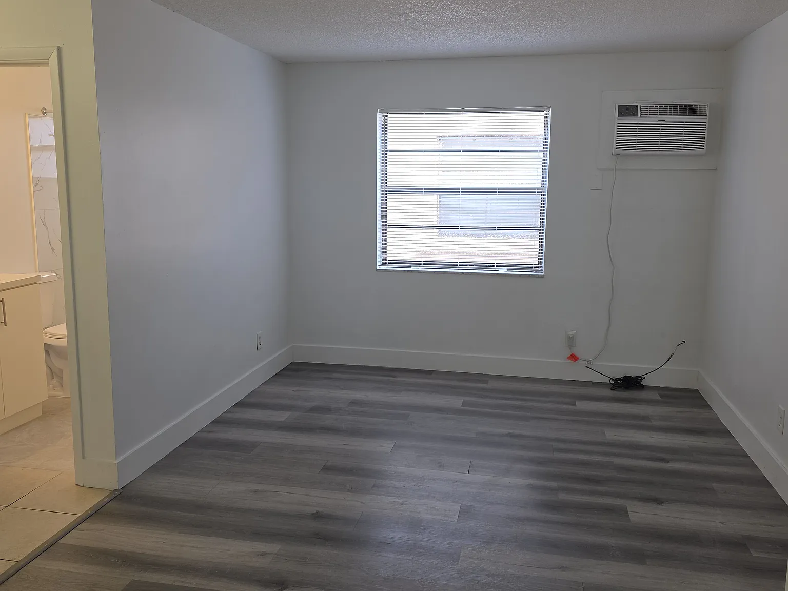 Studio, 437 sqft, $1,200 — Photo 3