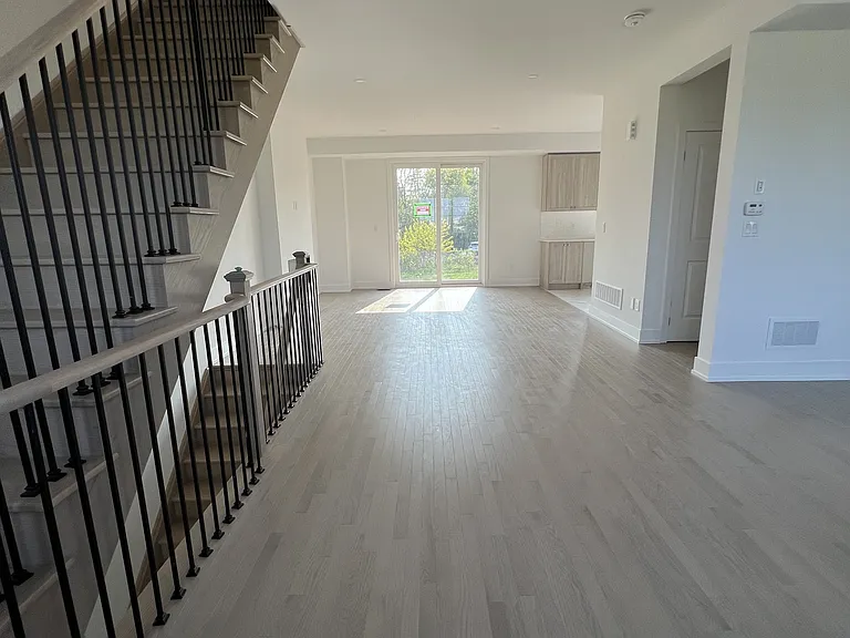 8 Sobczak Dr — Photo 3