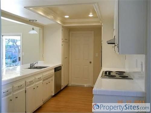 4th image of 663 W Clifton Ave