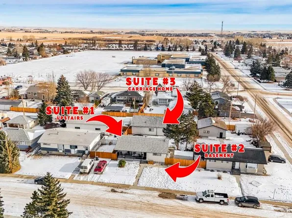 92 2a St W, High River, AB T1V 1G6