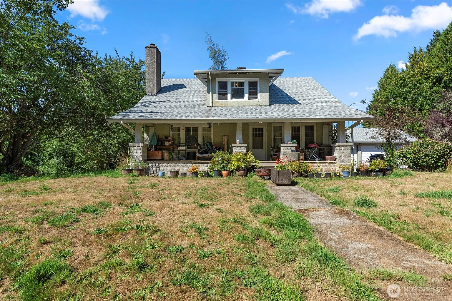 2306 Bigelow Avenue NE photo 1