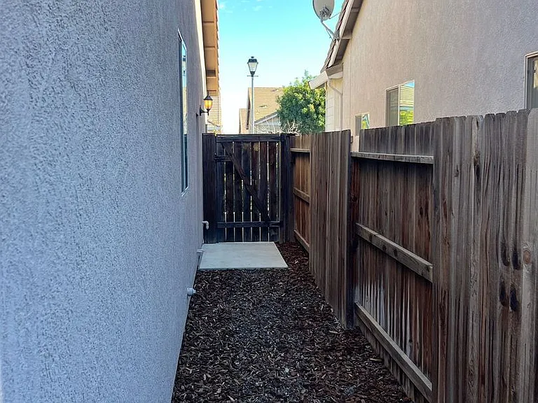 5536 Summer Land Dr — Photo 10
