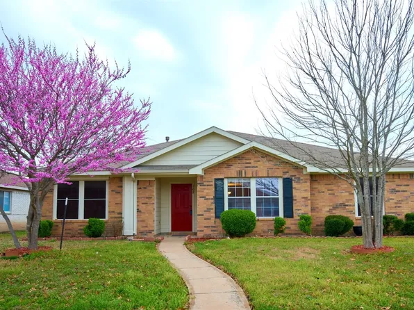 108 Palm Dr, Lancaster, TX 75146