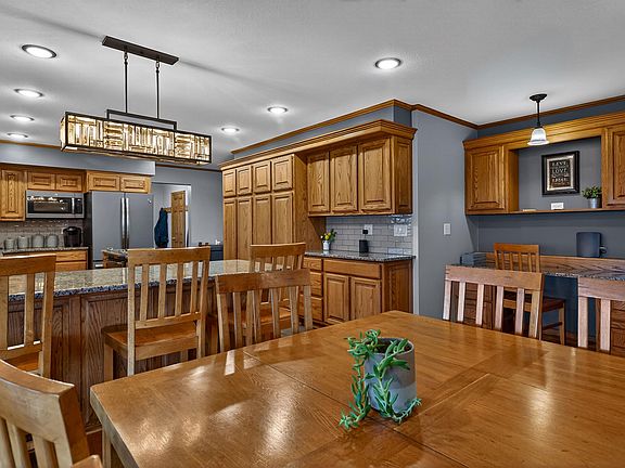 4th image of 21830 P Rd