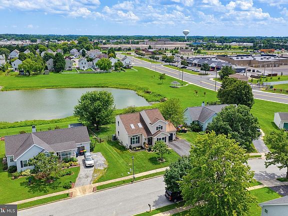 2nd image of 346 E Harvest Ln
